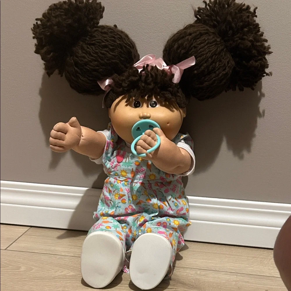 Meet Agnes Raine - Picture 2 of 4